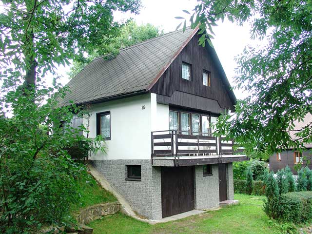 Bilíkova chata 1255 m/n.m. , v pozadí Lomnický štít 2634 m/n.m. - Vysoké Tatry, Slovensko