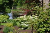 Chalupa s relaxační zahradou - okrasná zahrada