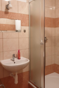 Apartmánový dům pro spřátelené rodiny, Zavadilka