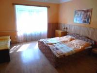 Hájovna Hatín - 3. ložnice (průchozí z ložnice č. 2 a 4)