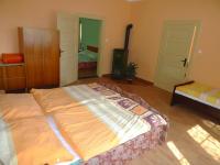 Hájovna Hatín - 3. ložnice (průchozí z ložnice č. 2 a 4)